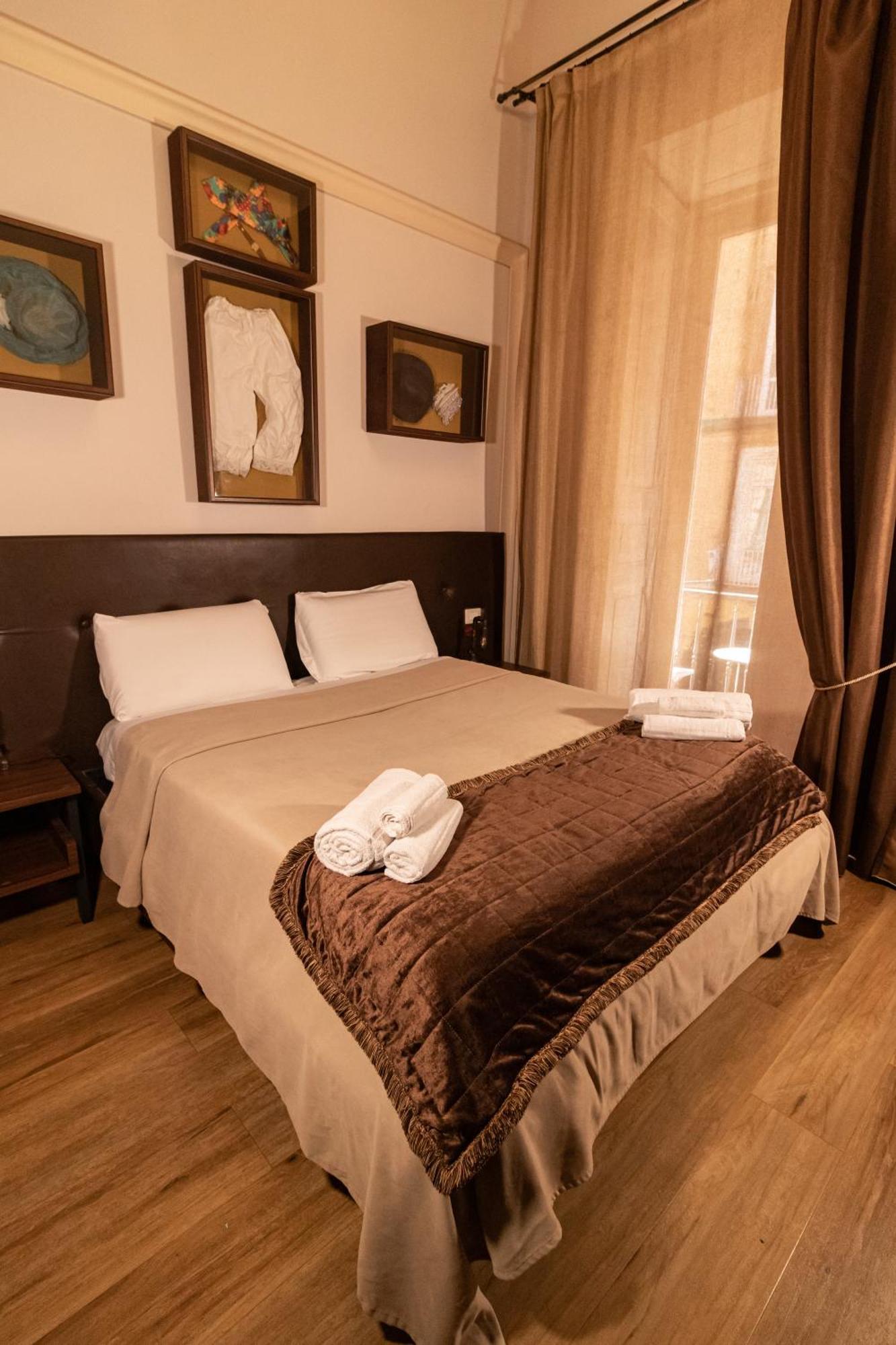 Duomo Luxury Suites เนเปิลส์ ภายนอก รูปภาพ