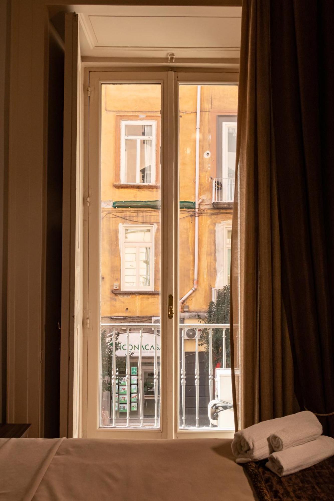 Duomo Luxury Suites เนเปิลส์ ภายนอก รูปภาพ
