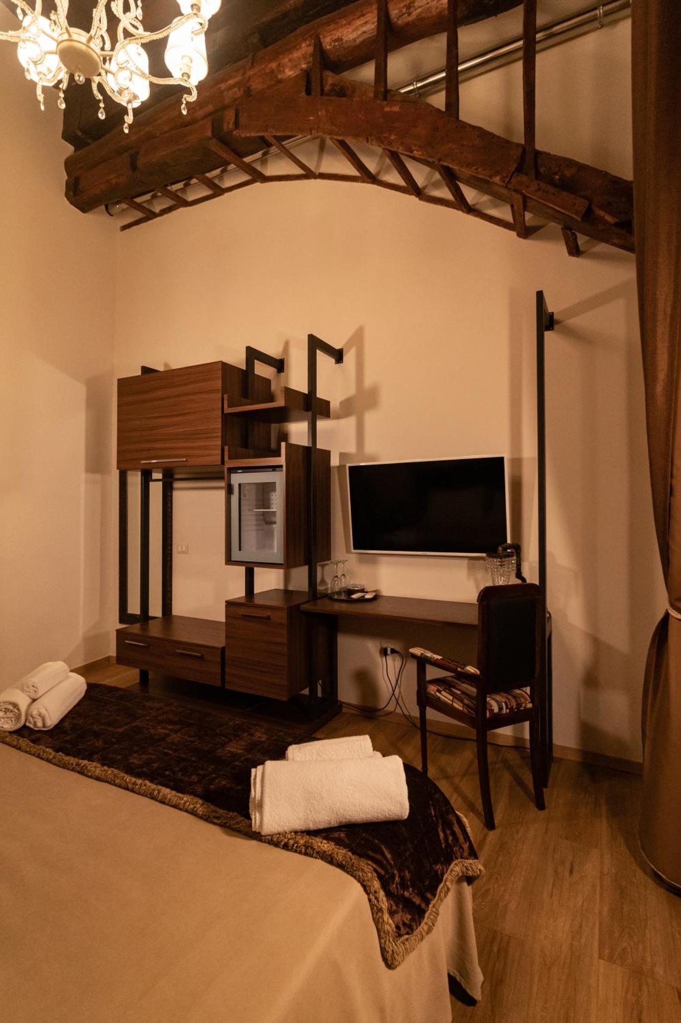 Duomo Luxury Suites เนเปิลส์ ภายนอก รูปภาพ