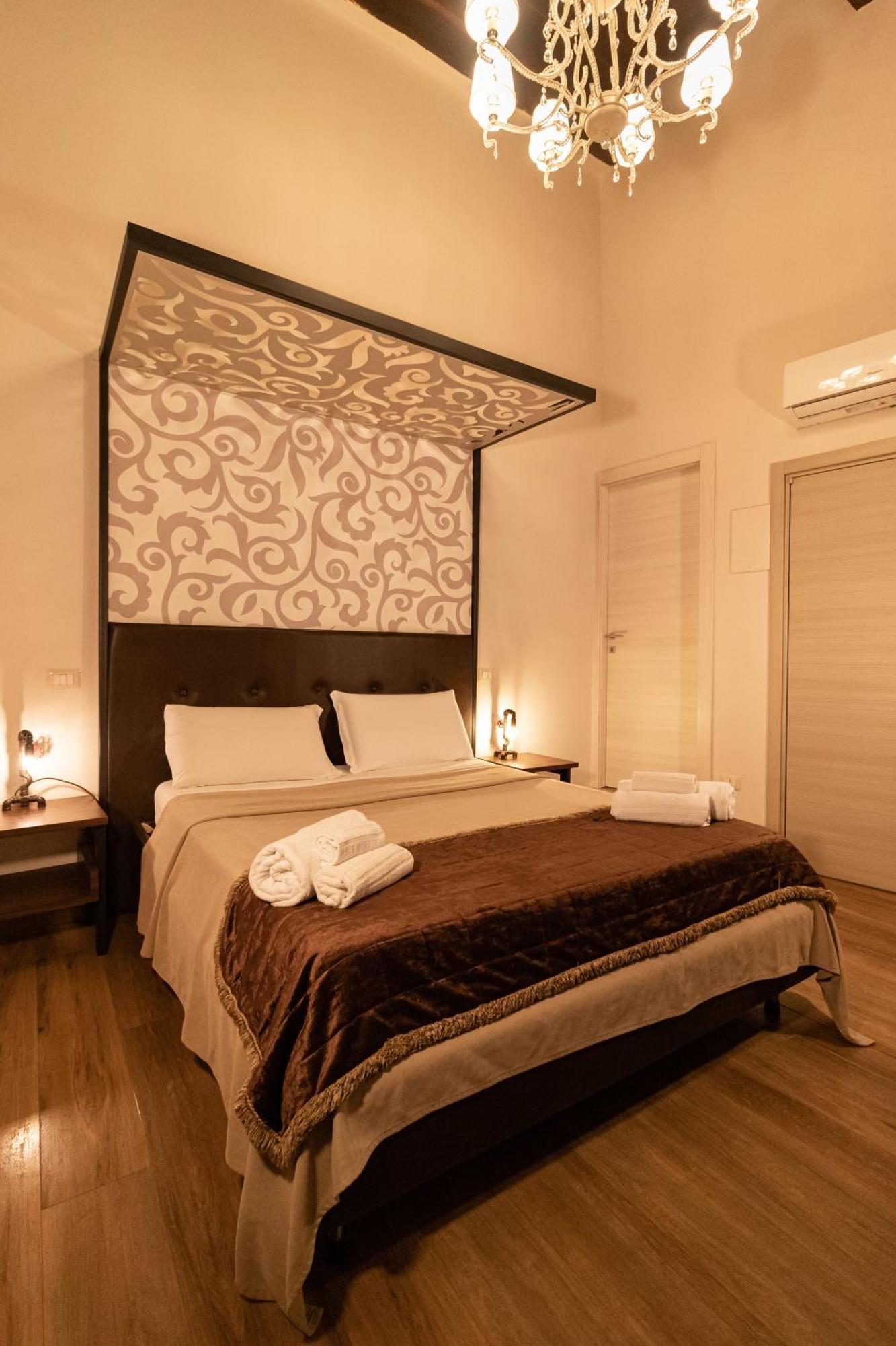 Duomo Luxury Suites เนเปิลส์ ภายนอก รูปภาพ